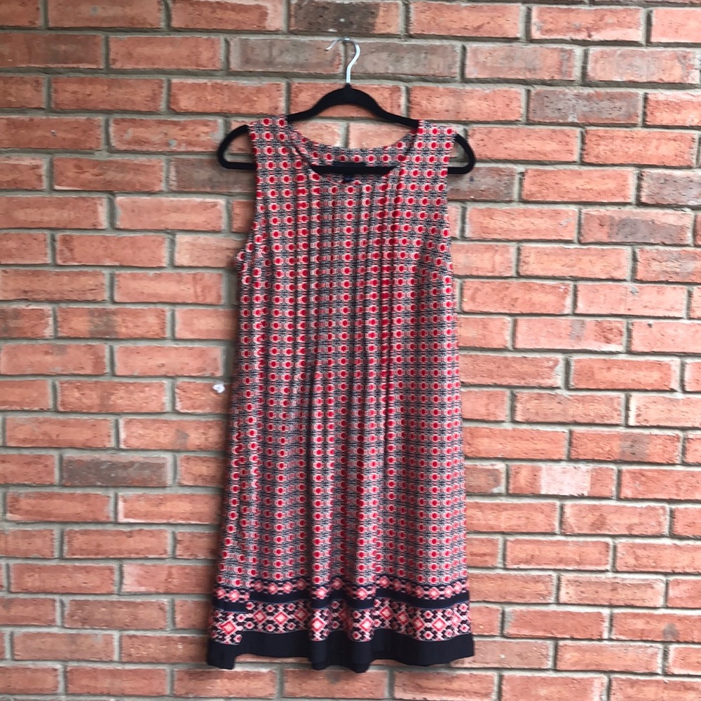 Red sleeveless dress